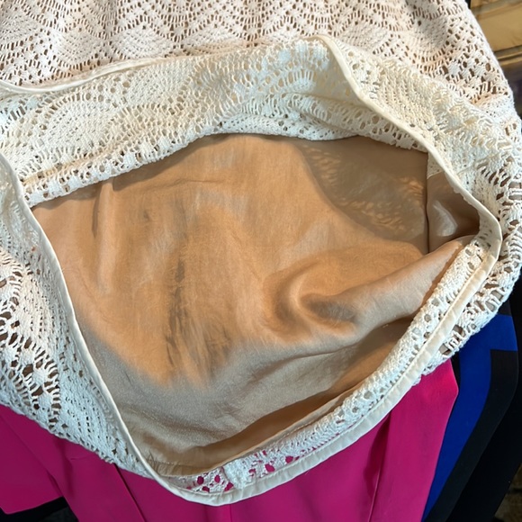 Off white lace ,, beautiful soft falling dress - Picture 6 of 7